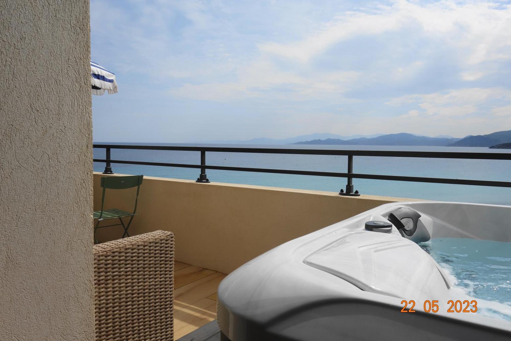 L'Ambre Apartamento LʼÎle-Rousse Exterior foto